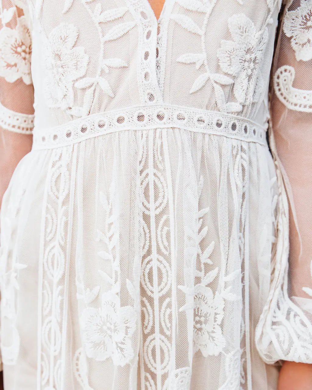 Robe Blanche Dentelle Transparente
