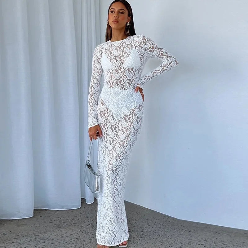 Robe dentelle noire transparente